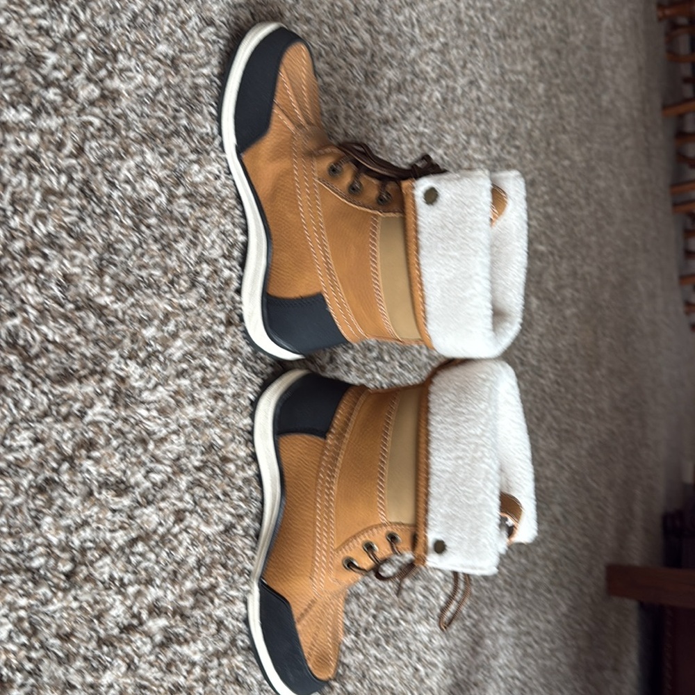 Tan and Black Winter Boots - Picture 6 of 8